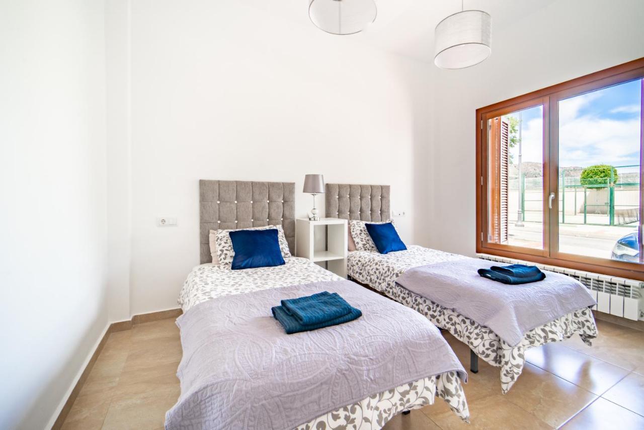 Three Bedroom Luxury Villa El Valle Golf Resort Banos y Mendigo Dış mekan fotoğraf