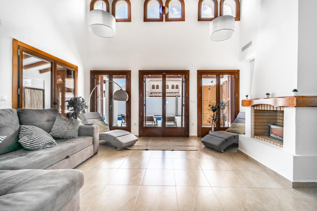 Three Bedroom Luxury Villa El Valle Golf Resort Banos y Mendigo Dış mekan fotoğraf